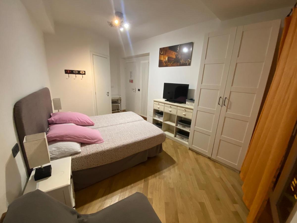 B&B And Home La Piazzetta Della Pioggia Болоня Екстериор снимка