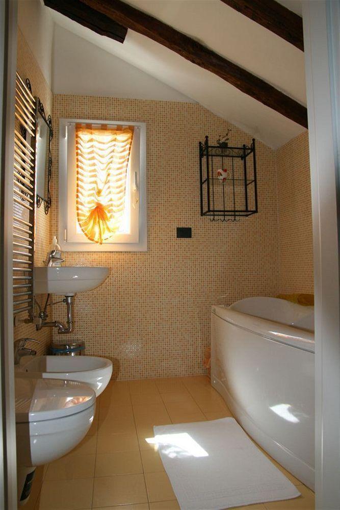 B&B And Home La Piazzetta Della Pioggia Болоня Екстериор снимка