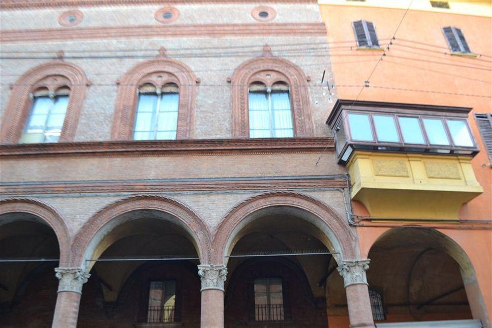 B&B And Home La Piazzetta Della Pioggia Болоня Екстериор снимка