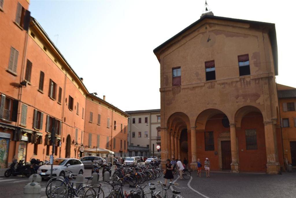 B&B And Home La Piazzetta Della Pioggia Болоня Екстериор снимка