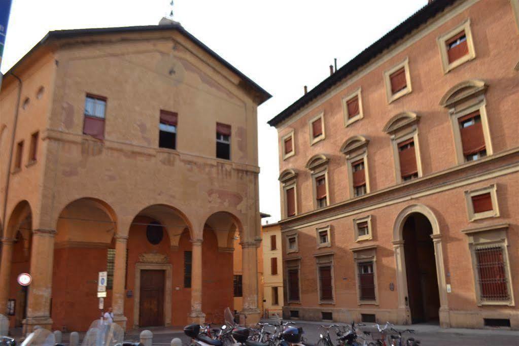 B&B And Home La Piazzetta Della Pioggia Болоня Екстериор снимка